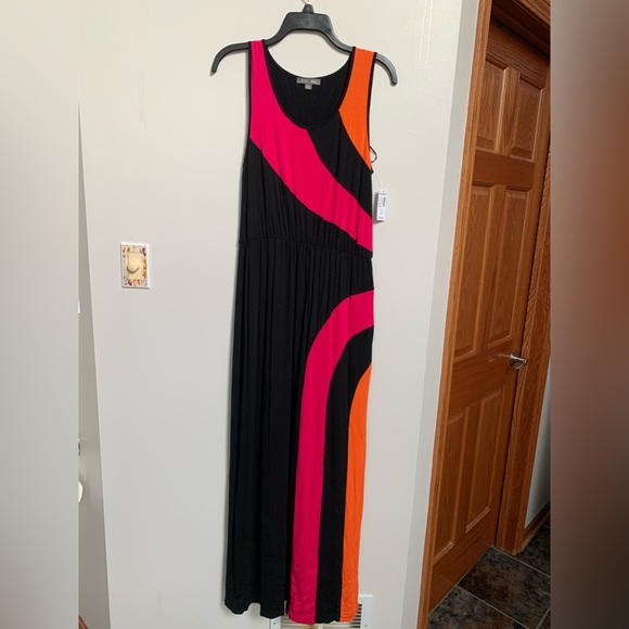Roz & Ali Dresses & Skirts - NWT Roz & Ali Long Sleeveless Dress